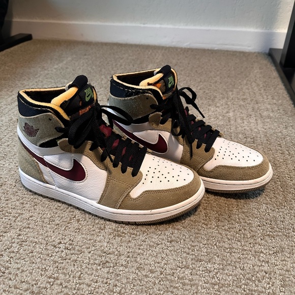 Nike Air Jordan’s - Neutral Olive - Size 9.5 W - Picture 4 of 6